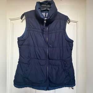 American Eagle Outfitters Women’s Navy Puffer Vest, great condition, Size Small